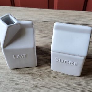 Avon Lait & Sugar set. White ceramic